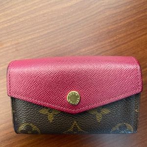 Authentic Louis Vutton Sara Multi Cartes accordion card case